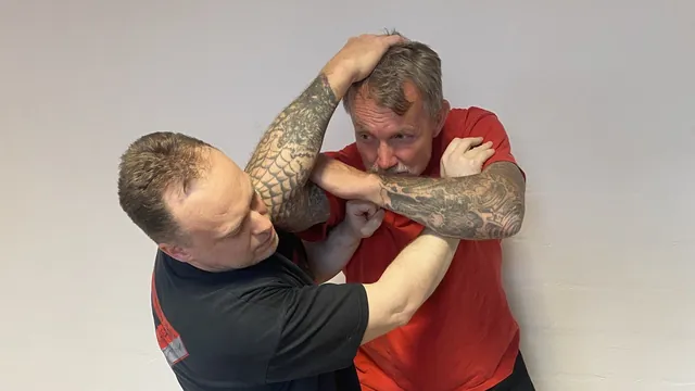 Ellenbogenkonter im Quick Defence Training