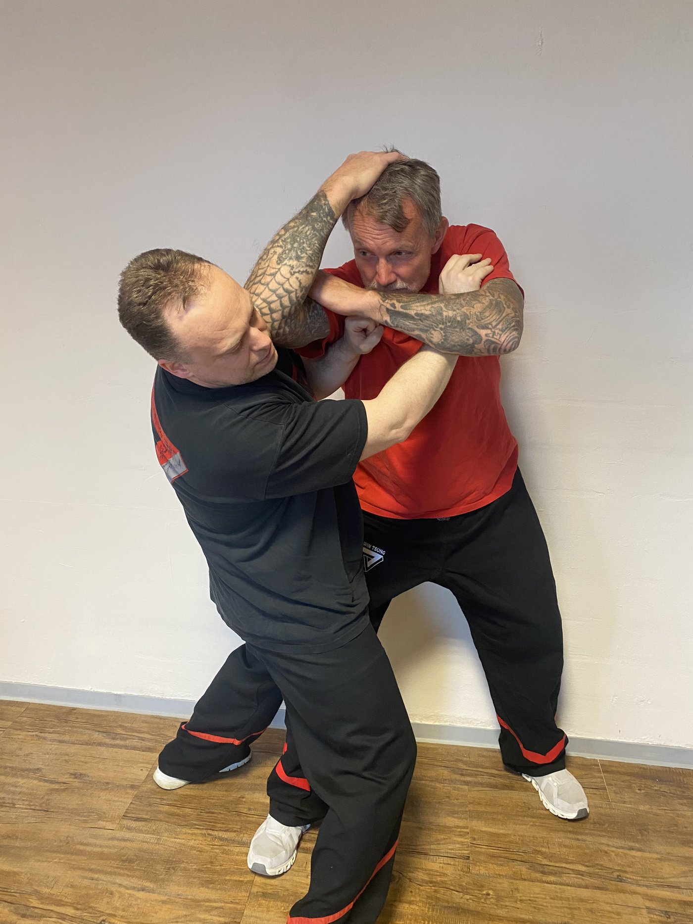 Ellenbogenkonter gegen einen Griff – Quick Defence Training im Zentrum für Selbstverteidigung Ludwigshafen